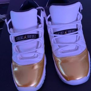 Jordan 11 low top retro